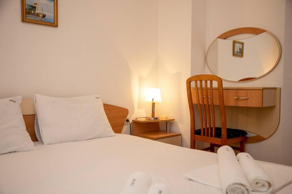 Convenient 1-Bedroom Flat Next To Harmanite Beach Sozopol Exteriör bild