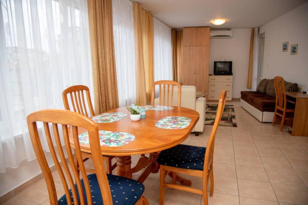 Convenient 1-Bedroom Flat Next To Harmanite Beach Sozopol Exteriör bild
