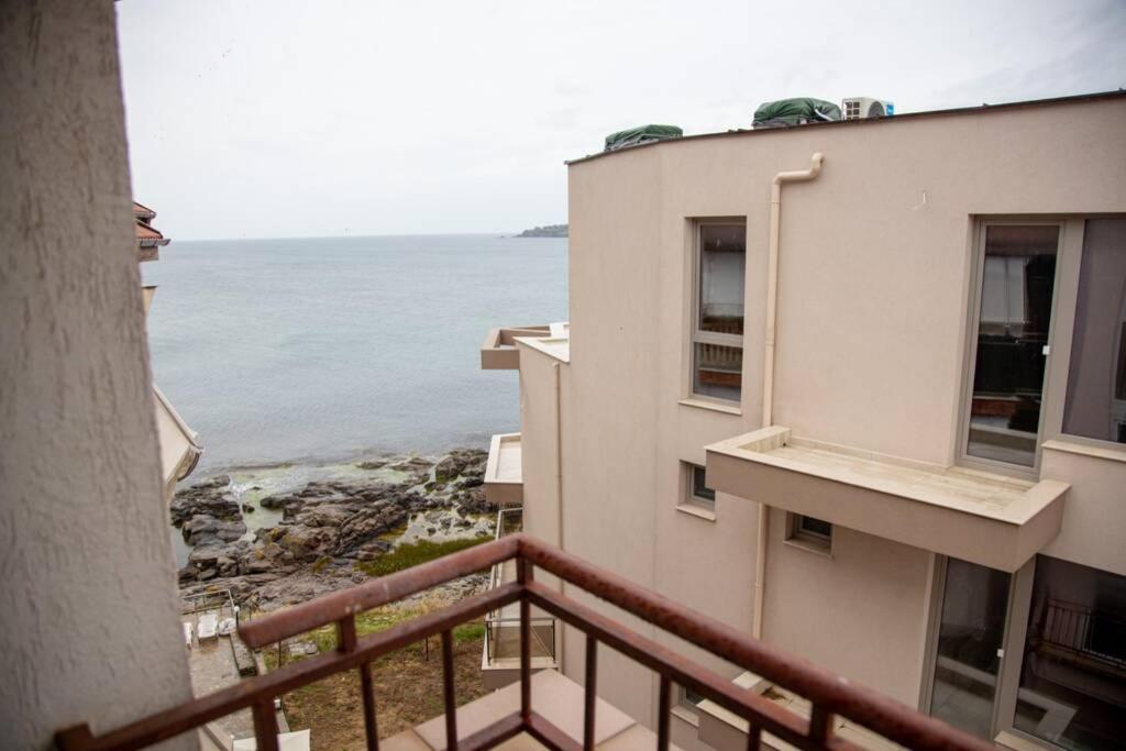 Convenient 1-Bedroom Flat Next To Harmanite Beach Sozopol Exteriör bild