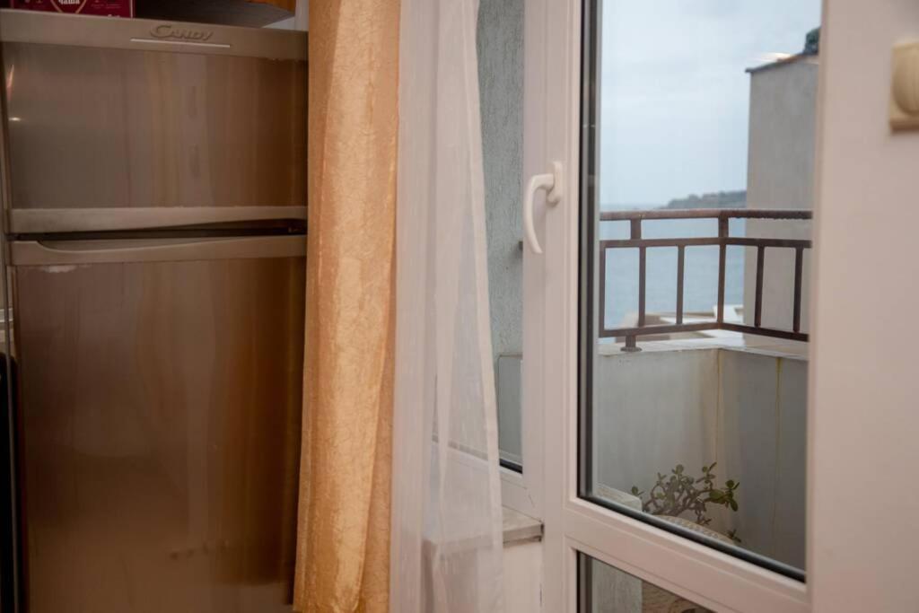 Convenient 1-Bedroom Flat Next To Harmanite Beach Sozopol Exteriör bild